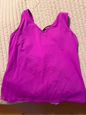 KIAVA V-Neck Tank Top in Vibrant Magenta